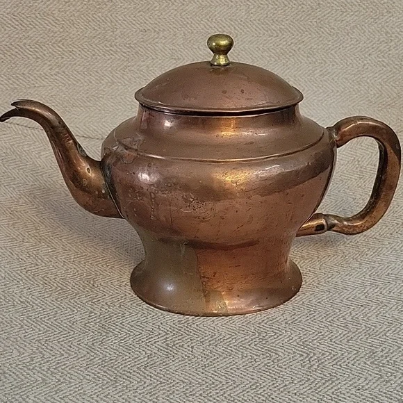 EARLY 20th CENTURY Copper Teapot with Brass Accents - Picture 8 of 10
